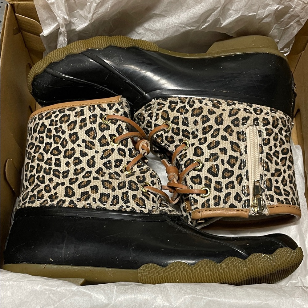 Sperry Leopard Print Duck Boots with Black and Tan Accents Girls Size 4